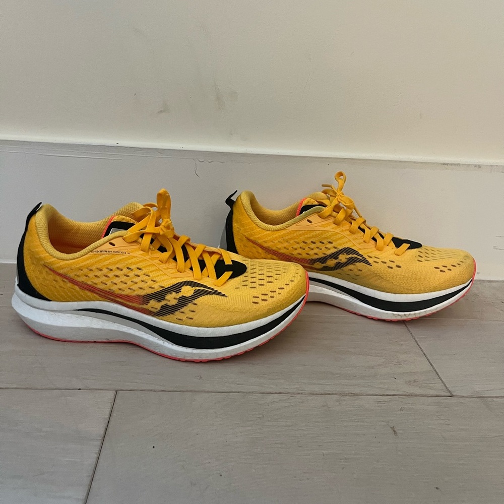 Saucony Endorphin Speed 2 - Women’s 9 - Gold